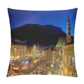 Personality  Christmas Market In Bolzano Pillow Covers