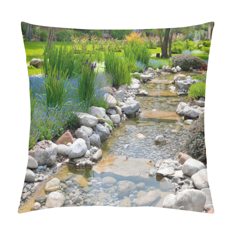 Personality  Garden With Pond In Asian Style Pillow Covers
