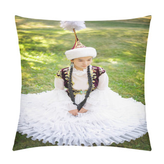 Personality  Beautiful Kazakh Woman In National Costume Pillow Covers