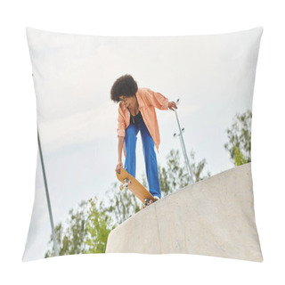 Personality  Athletic Young African American Woman Skillfully Rides A Skateboard Uphill On A Steep Ramp At A Skate Park. Pillow Covers