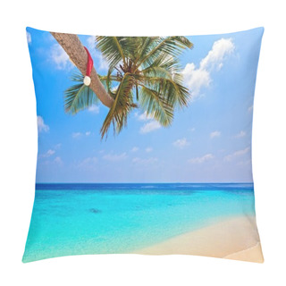 Personality  Santa Hat Is On A Beach Pillow Covers