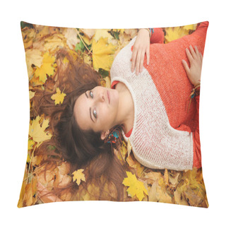 Personality  Fashion Woman Portrait, Lying In Autumn Leaves, Dressed In Knitwear Sweater, Autumn Outdoor In Park Pillow Covers