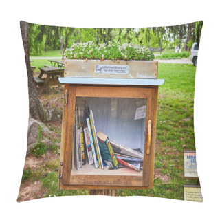 Personality  Image Of Tiny Flowerbox With White Flowers Atop Little Free Library Box With Books Inside Glass Box Pillow Covers