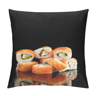 Personality  Delicious Philadelphia Sushi With Avocado, Creamy Cheese, Salmon And Masago Caviar Isolated On Black Pillow Covers
