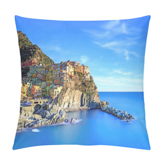 Personality  Manarola Village, Rocks And Sea At Sunset. Cinque Terre, Italy Pillow Covers