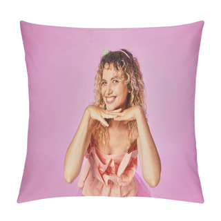 Personality  Attractive Blonde Woman In Tooth Fairy Costume Looking Happily At Camera With Hand Under Chin Pillow Covers