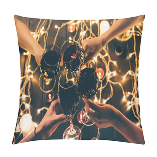 Personality  People Clinking Glasses Over Fairylights Pillow Covers
