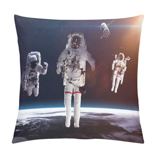Personality  Astronaut In Outer Space Against The Backdrop Of The Planet Earth. Elements Of This Image Furnished By NASA Pillow Covers