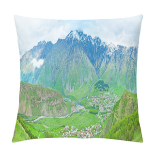 Personality  The Resort In Valley Pillow Covers