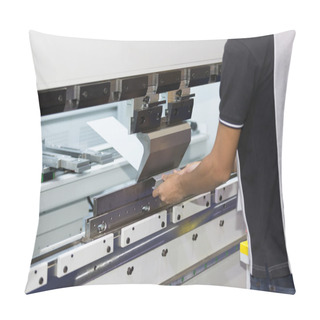 Personality  Operator Bending Metal Sheet By Sheet Bending Machine Pillow Covers
