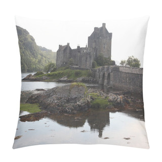 Personality  Eilean Donan Castle Pillow Covers