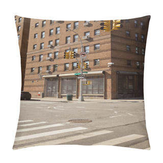 Personality  Red Brick Building With Storefront Of Closed Shop On Crossroad With Traffic Light In New York Pillow Covers