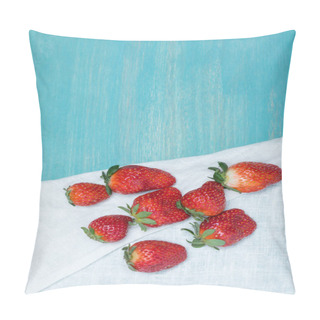 Personality  Strawberries On Linen Napkin Pillow Covers