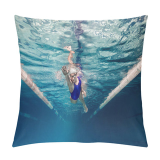Personality  Underwater Picture Of Female Swimmer In Swimming Suit And Goggles Training In Swimming Pool Pillow Covers