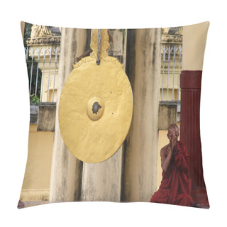 Personality  Buddhist Monk Pillow Covers