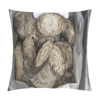 Personality  Kudzu Root Slices Isolated On White Background Pillow Covers