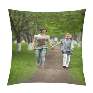 Personality  Girls Pillow Covers
