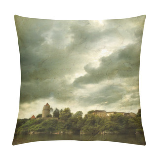 Personality  Grungy Medieval Castle Pillow Covers