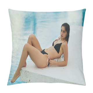 Personality  Woman In Black Bikini, Sexy Model With Wet Hair Laying Down While Posing Next To Swimming Pool In Luxury Resort, Miami, Florida, USA, Blurred Background, Stunning Figure, Sun-kissed Pillow Covers