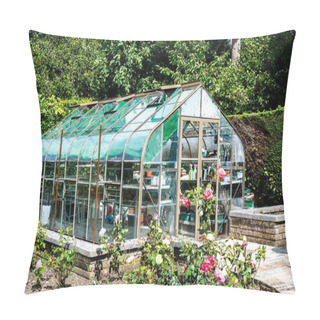 Personality  Garden Green House Surrounded By Rose Bushes And Hedges Pillow Covers