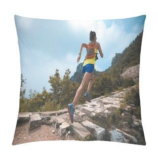 Personality  Young Woman Running At Great Wall Pillow Covers