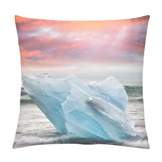 Personality  Blurred Long Exposure View Of Icebergs Moving In Jokulsarlon Lag Pillow Covers