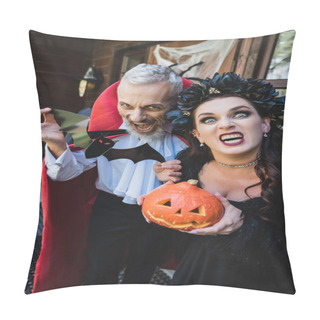 Personality  Spooky Couple In Halloween Vampires Costumes Grimacing With Carved Pumpkin And Paper Cut Bat Pillow Covers