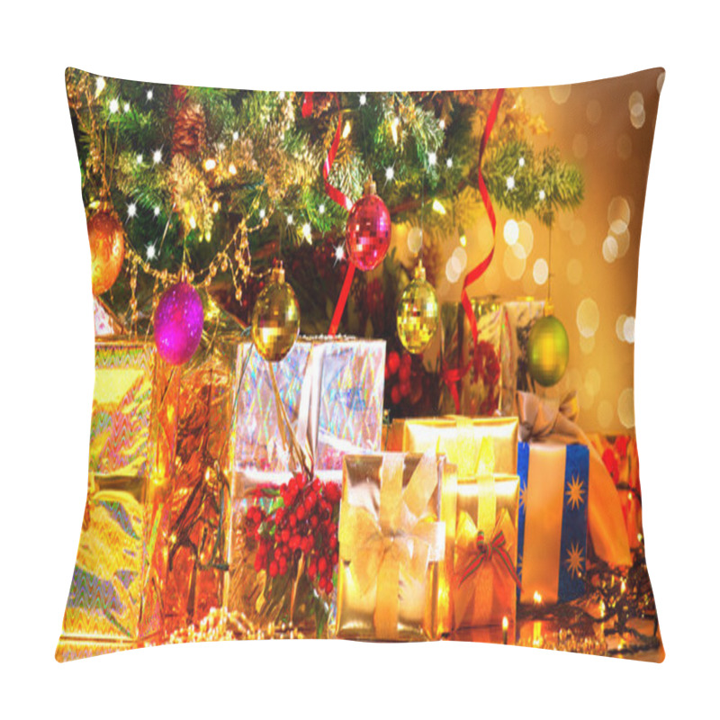 Personality  Gifts under the Christmas tree pillow covers