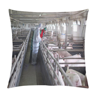 Personality  Pig Farm Workers Pillow Covers