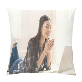 Personality  Woman Lying On Carpet And Clapping Hands Pillow Covers