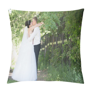 Personality  Bride And Groom Kissing Pillow Covers