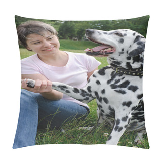 Personality  Woman Playing With The Dog In Park Pillow Covers