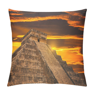 Personality  Kukulkan Pyramid In Chichen Itza Site Pillow Covers