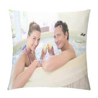 Personality  Couple Drinking Cahmpagne In Tub Pillow Covers