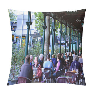 Personality  Australian People In Cafe - Melbourne Pillow Covers
