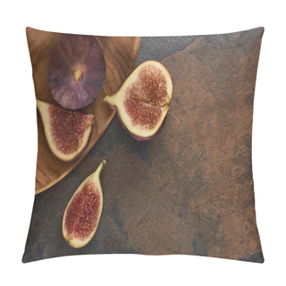 Personality  Top View Of Ripe Delicious Figs On Wooden Board On Stone Background Pillow Covers