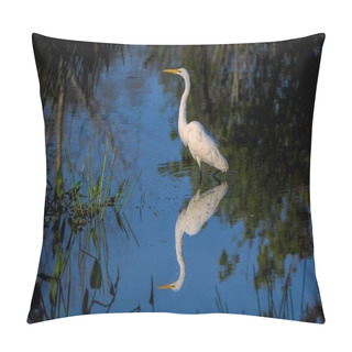 Personality  A Selective Focus Shot Of Water Reflecting The Egret Pillow Covers