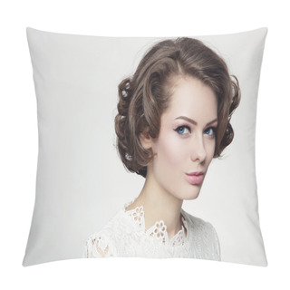 Personality  Woman With Curly Prom Hairdo Pillow Covers