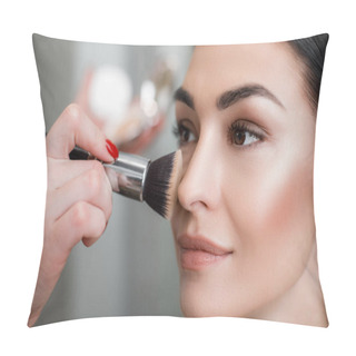 Personality  Great Daily Makeup For Beautiful Woman In Beauty Salon Pillow Covers