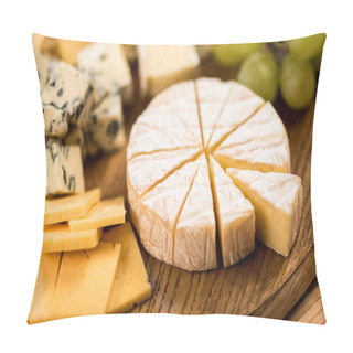 Personality  Various Cheese Types And Grapes Pillow Covers
