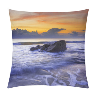 Personality  Sunrise With Wave  Taken With Slow Shutter Pillow Covers