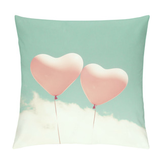 Personality  Retro Pink Heart Shaped Balloons In Flight Pillow Covers