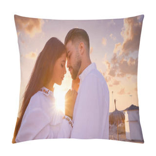 Personality  Couple Young In Love Hug On The Beach Pillow Covers