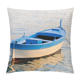 Personality  Old Wooden Rowboat Pillow Covers