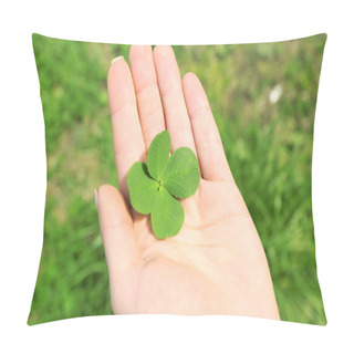 Personality  Female Hand With Four Leaves Clover, Closeup Pillow Covers
