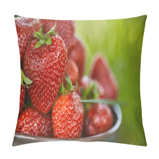 Personality  Close Up Of Fresh Red Strawberries In Bowl Pillow Covers