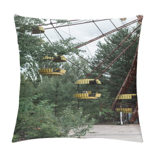 Personality  PRIPYAT, UKRAINE - AUGUST 15, 2019: Abandoned And Rusty Ferris Wheel In Green Amusement Park Near Trees  Pillow Covers