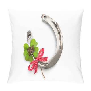 Personality  Horseshoes And Clover With Four Leaf Pillow Covers