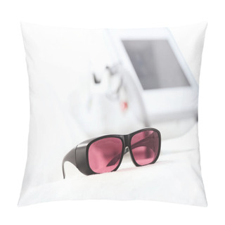 Personality  UV Protective Glasses Pillow Covers