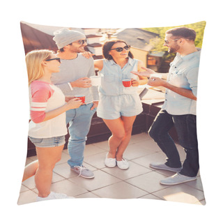 Personality  Cheerful People Chatting And Drinking Coffee Pillow Covers